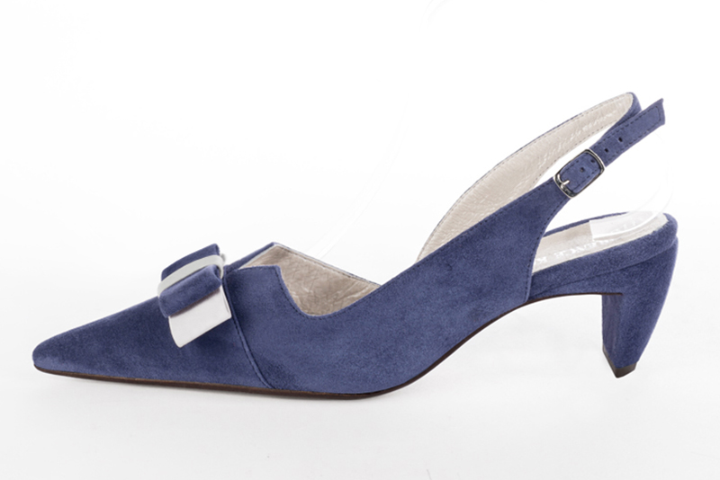 Prussian blue and pure white women's open back shoes, with a knot. Pointed toe. Medium comma heels. Profile view - Florence KOOIJMAN
